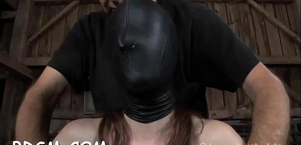  Beauty wears an iron helmet during hardcore wet crack drilling